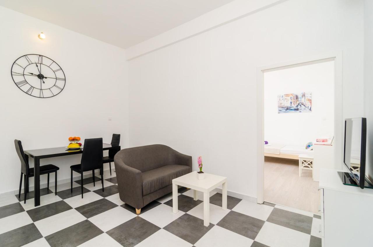 Apartment Amabilis Mlini Luaran gambar